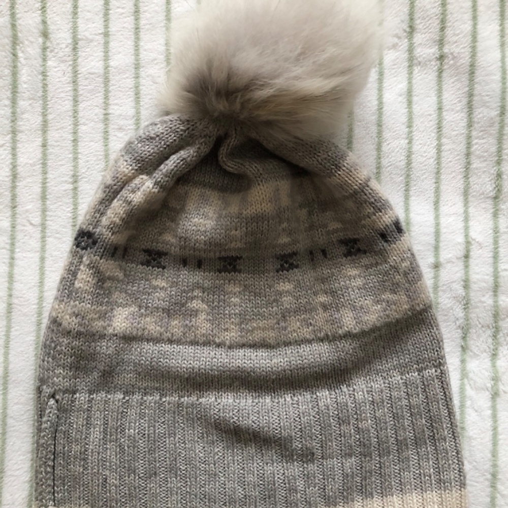 Roots Toque - Picture 2 of 5